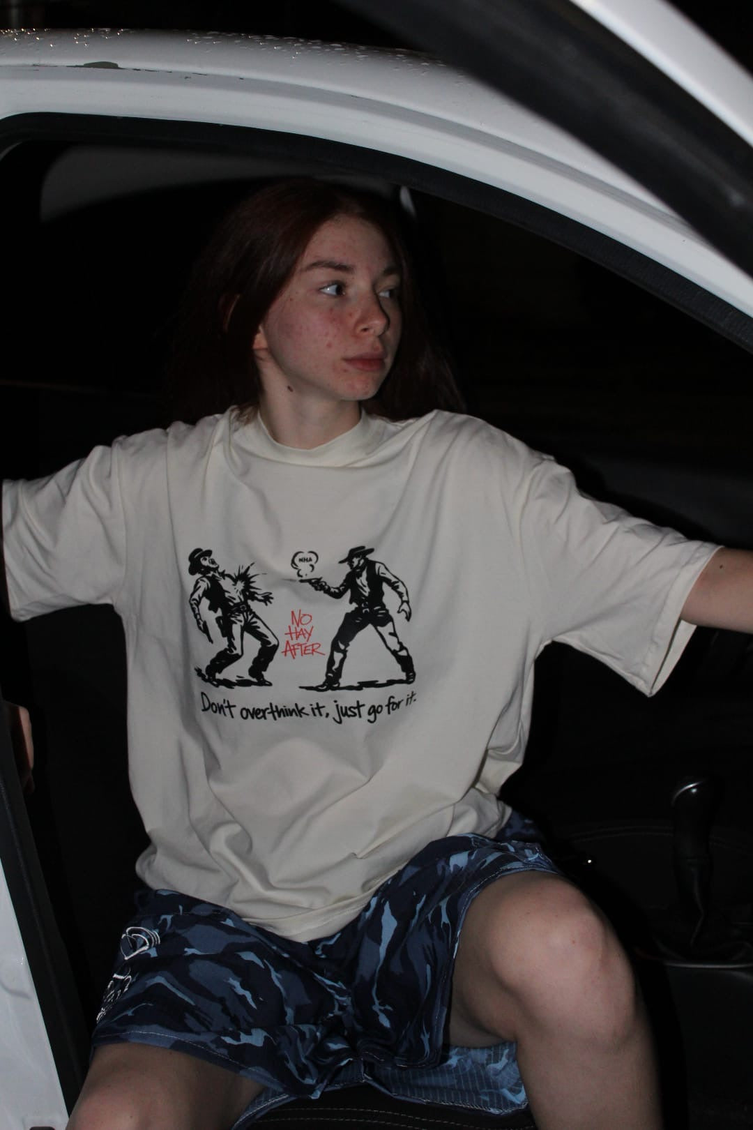 Remera Boxy Crema "Dispara"