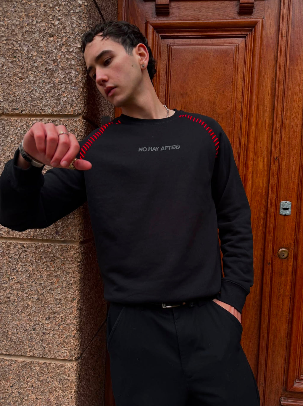 Buzo “Red Thread”